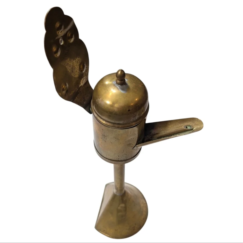 Antique Dutch Brass whale oil lamp. 14
